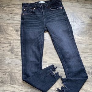 Zara The Skinny in Pearl Black Distressed Raw Hem Jeans Stretch